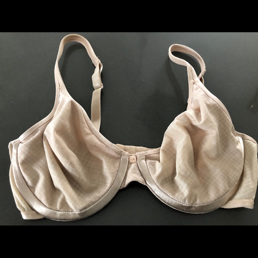 Warner’s gently worn Tan Bra, comfortable for daily wear. No padding.